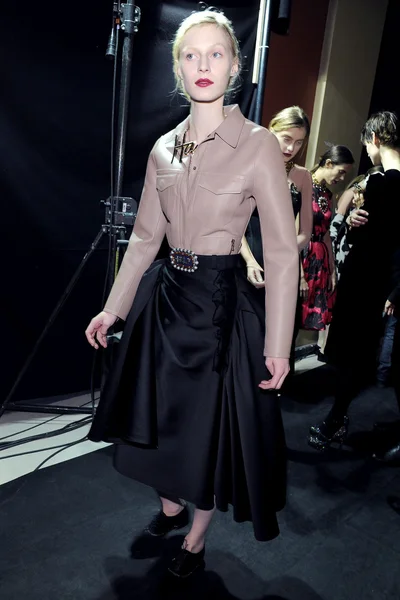 Look 13